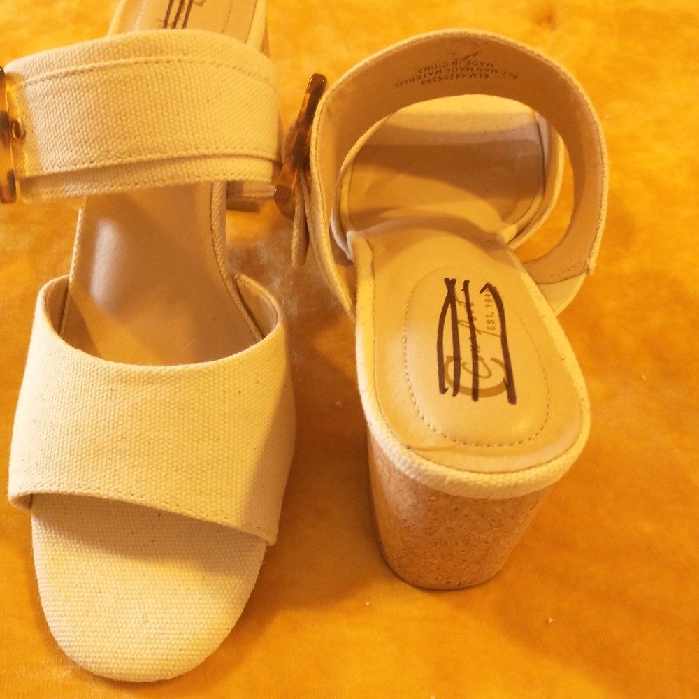 Ladies shoes